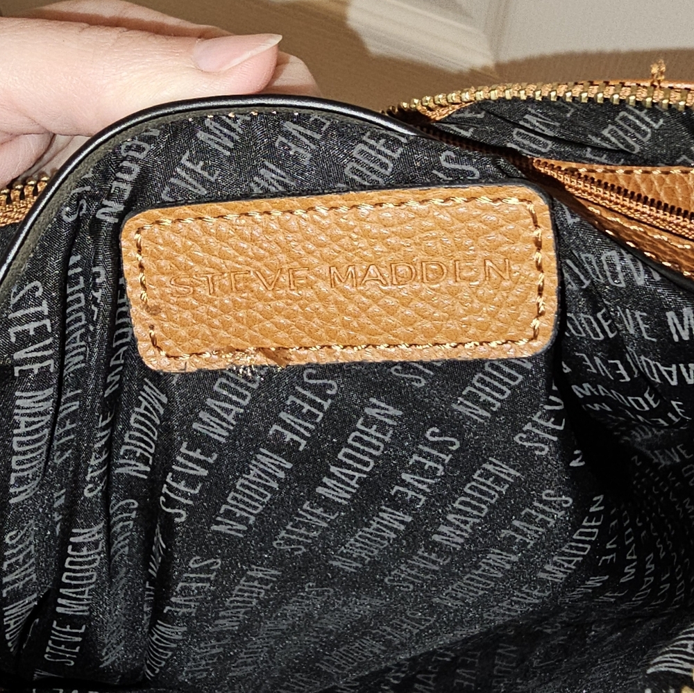 Steve Madden Brown Large Pouch - Picture 9 of 10